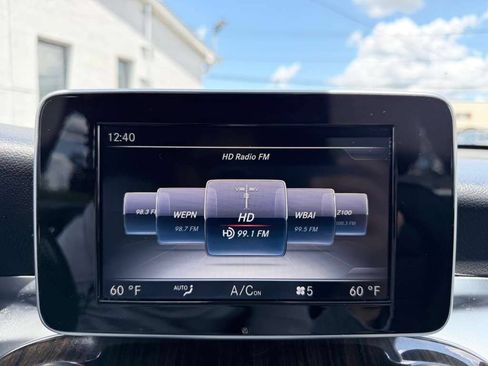 Used 2017 Mercedes-Benz GLC 300 4MATIC image 36