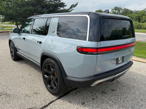 Used 2024 Rivian R1S Adventure AWD/4WD image 3