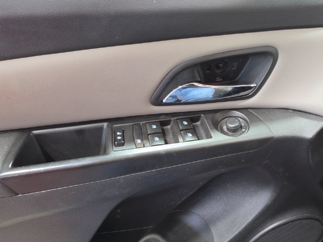Used 2016 Chevrolet Cruze LS FWD image 13