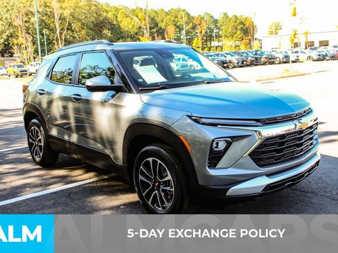 Used 2025 Chevrolet TrailBlazer LT image 4