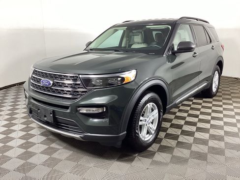 Used 2023 Ford Explorer XLT w/ Equipment Group 202A AWD/4WD image 5