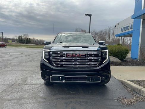 Used 2024 GMC Sierra 1500 Denali image 2