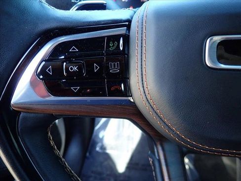 Used 2025 Jeep Grand Cherokee L Summit w/ Obsidian Package image 17