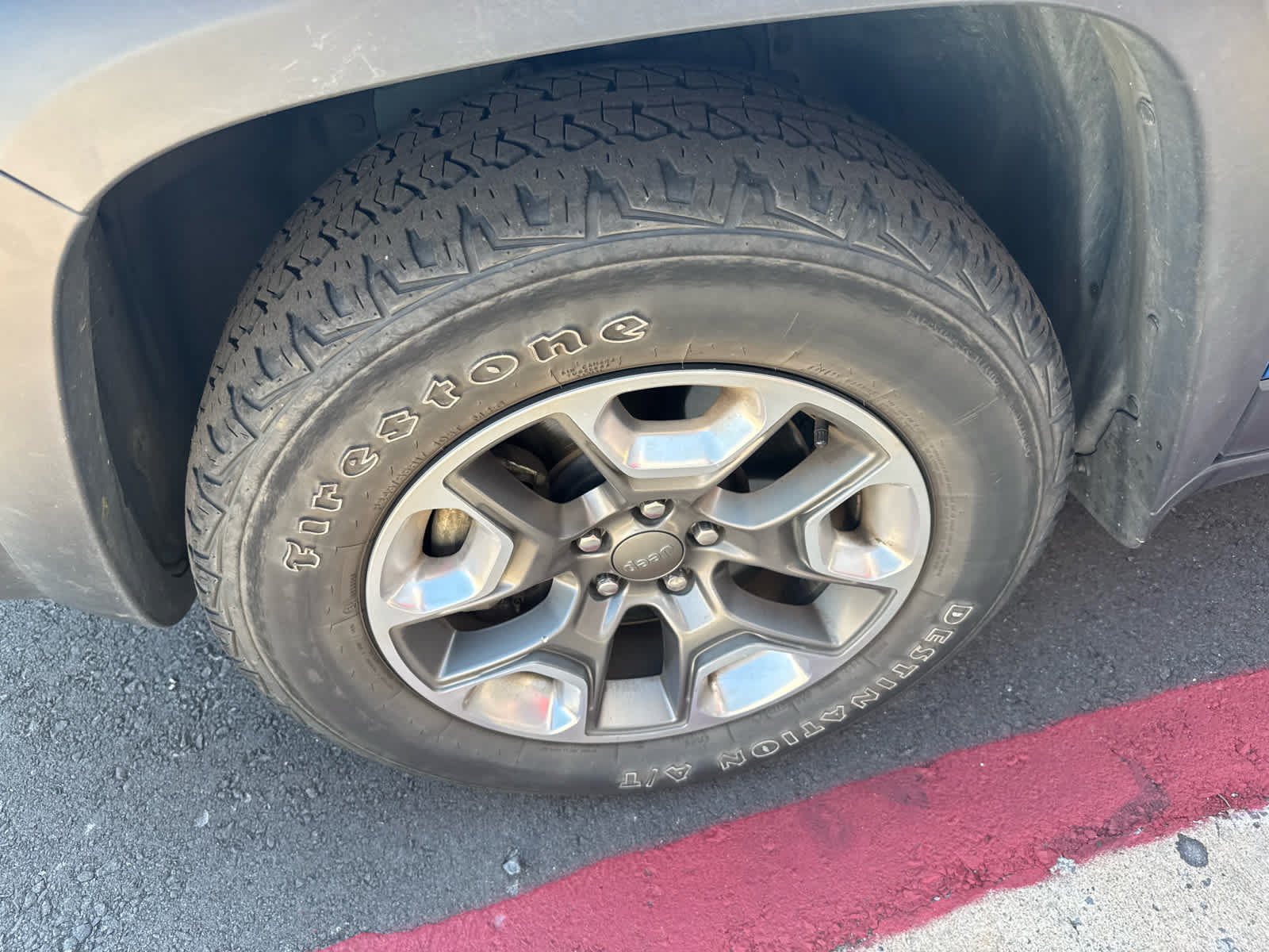 Used 2019 Jeep Cherokee Trailhawk AWD/4WD image 5