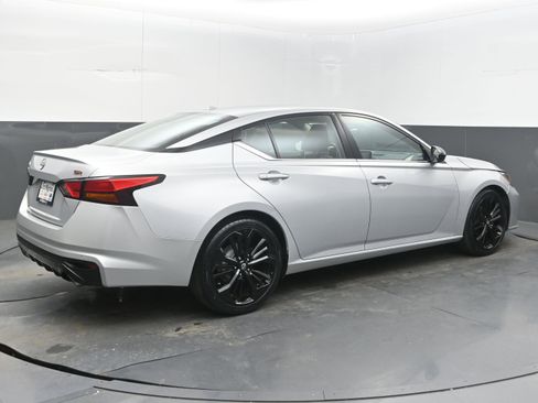 Used 2024 Nissan Altima 2.5 SR FWD image 7