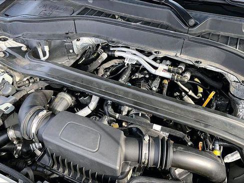 Used 2020 Ford Explorer Platinum w/ Premium Technology Package image 32