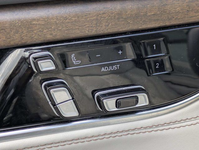 Used 2023 Jeep Grand Wagoneer L 4WD w/ Flexible Seating Group image 22