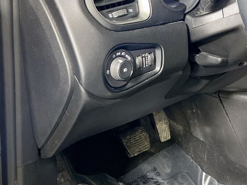 Used 2022 Jeep Renegade Latitude w/ Convenience Group AWD/4WD image 10