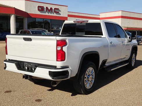 Used 2021 Chevrolet Silverado 2500 High Country w/ Technology Package image 4
