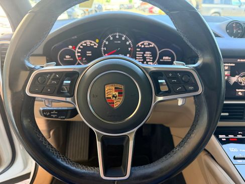 Used 2021 Porsche Cayenne AWD/4WD image 14