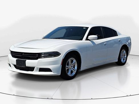 Used 2021 Dodge Charger SXT w/ Leather Interior Group RWD image 7