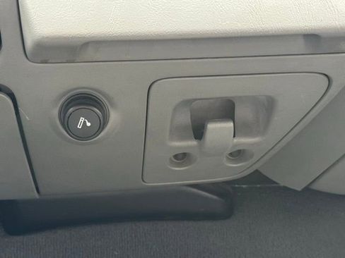 Used 2005 Ford F350 XLT image 27