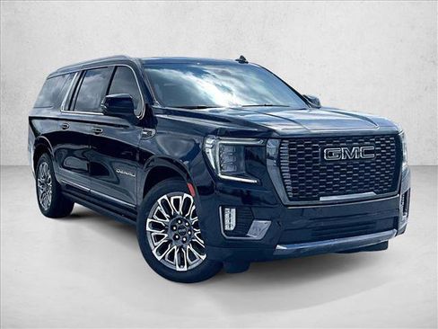 Used 2024 GMC Yukon XL Denali Ultimate AWD/4WD image 12