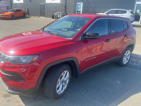 Used 2025 Jeep Compass Sport AWD/4WD image 2