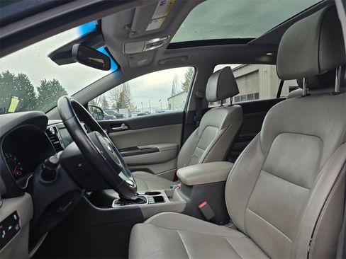 Used 2017 Kia Sportage EX w/ EX Technology Package image 2