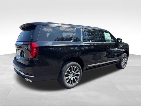 New 2026 GMC Yukon XL Denali w/ Denali Reserve Package AWD/4WD image 5