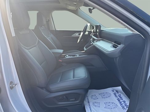 New 2025 Ford Explorer Active w/ Active Comfort Package image 27