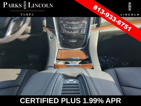 Used 2018 Cadillac Escalade Luxury AWD/4WD image 13