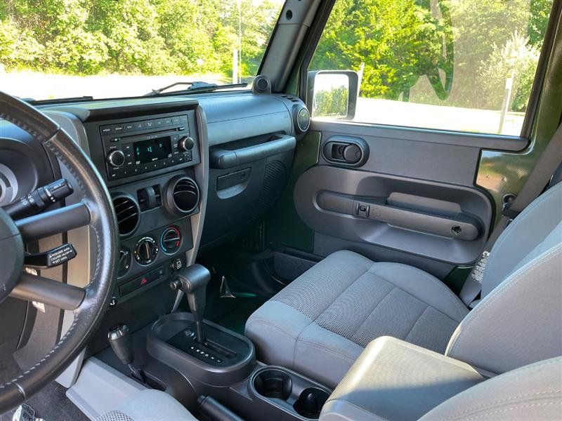 Used 2007 Jeep Wrangler Sahara w/ Dual Top Group AWD/4WD image 97