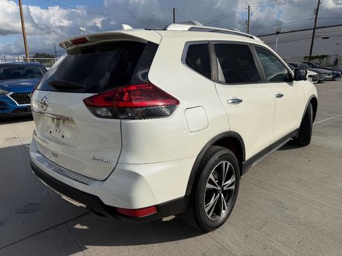 Used 2019 Nissan Rogue SV w/ Sun & Sound Touring Package image 6