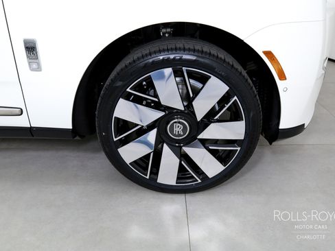 New 2026 Rolls-Royce Cullinan image 43