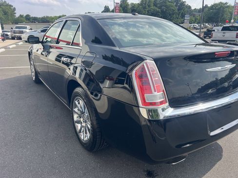 Used 2013 Chrysler 300 C image 6