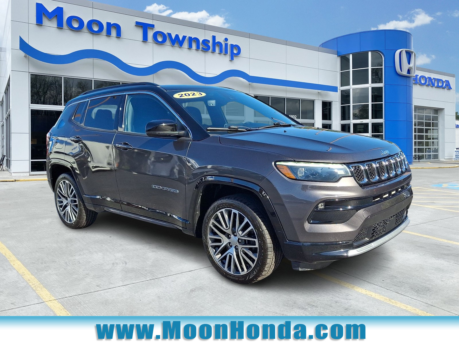 Used 2023 Jeep Compass Limited w/ Elite Group AWD/4WD image 1