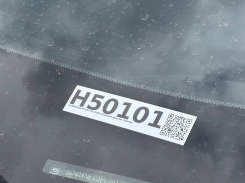 Used 2023 Chevrolet Equinox Premier FWD image 32