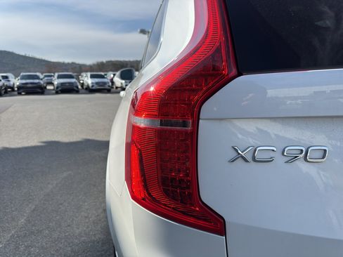 Used 2024 Volvo XC90 B5 Plus w/ Protection Package Premier image 6