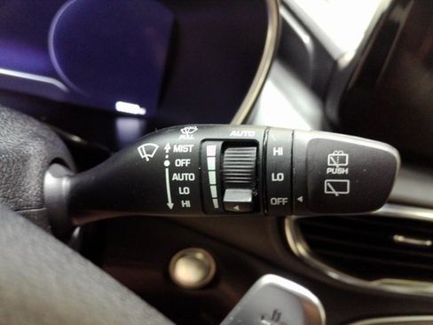 Used 2023 Hyundai Santa Fe Limited image 38