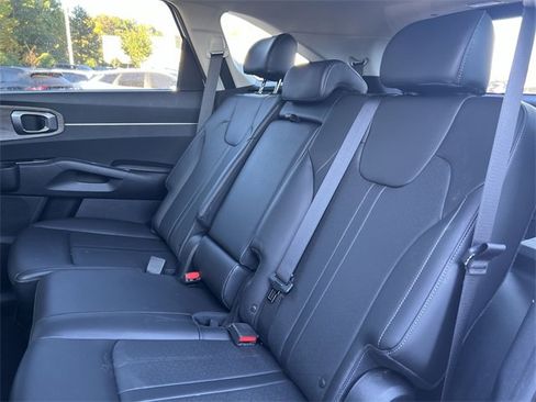 Certified 2023 Kia Sorento S image 22