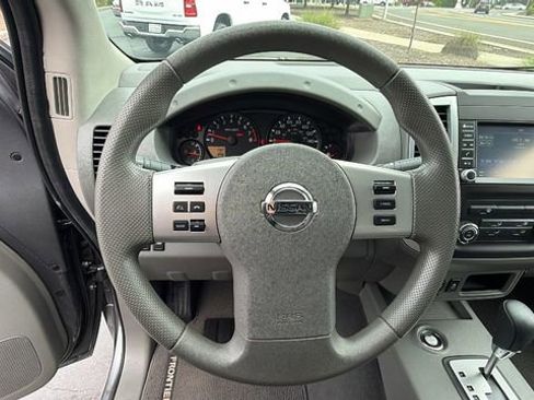 Used 2021 Nissan Frontier SV AWD/4WD image 24