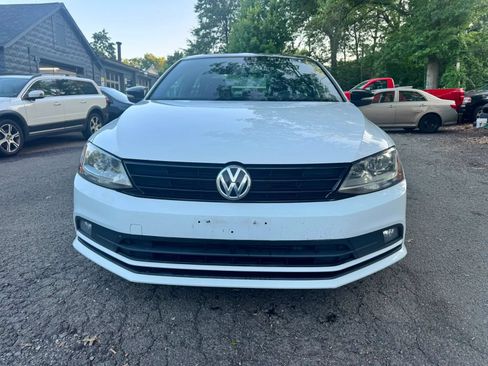 Used 2018 Volkswagen Jetta Sport FWD image 2