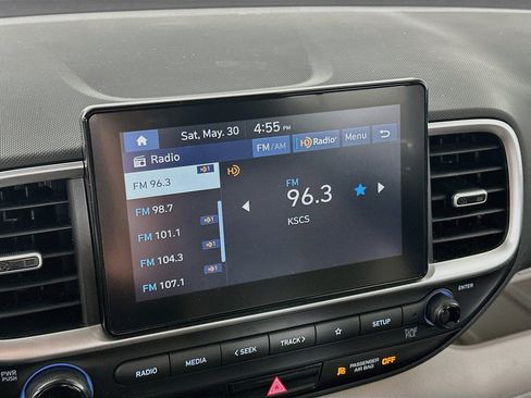 Used 2025 Hyundai Venue SEL FWD image 21