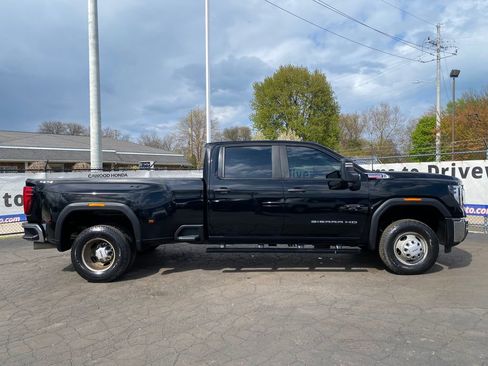 Used 2025 GMC Sierra 3500 Pro AWD/4WD image 2