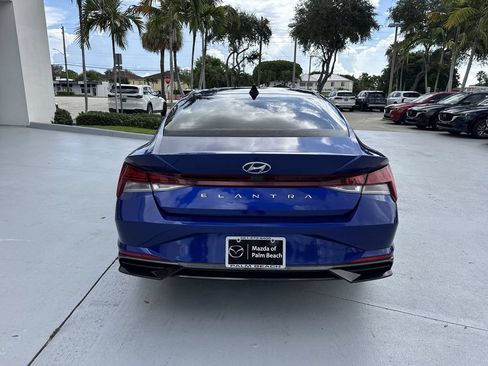 Used 2021 Hyundai Elantra SEL w/ Convenience + Premium Package FWD image 2