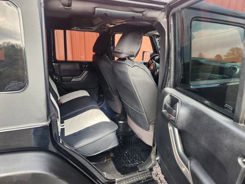 Used 2013 Jeep Wrangler Unlimited Sport AWD/4WD image 13
