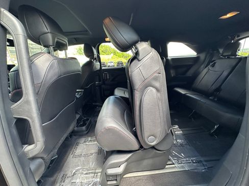 Used 2025 Toyota Sienna LE AWD/4WD image 34