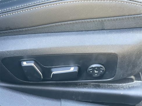 Used 2025 BMW 330i xDrive Sedan image 25