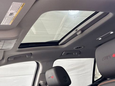 Used 2022 GMC Acadia AT4 w/ Technology Package image 19