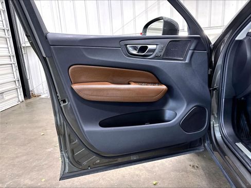Used 2019 Volvo XC60 T5 Inscription FWD image 22