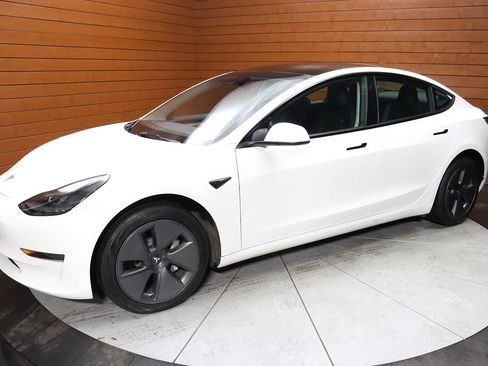 Used 2023 Tesla Model 3 Standard Range RWD image 7
