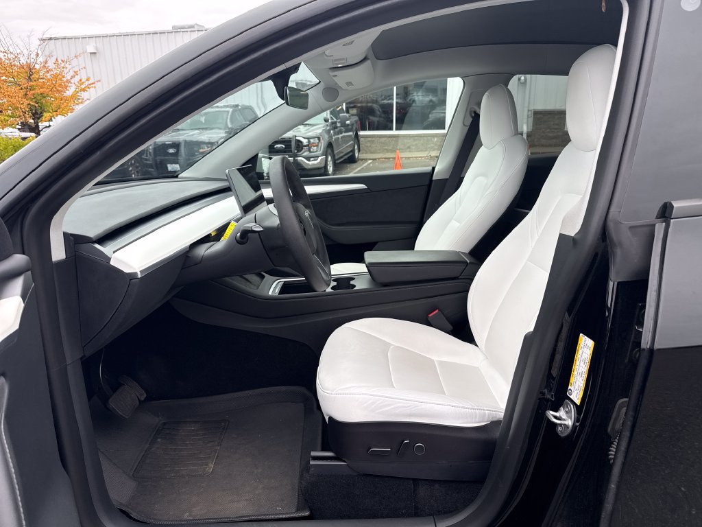 Used 2023 Tesla Model Y Long Range AWD/4WD image 4