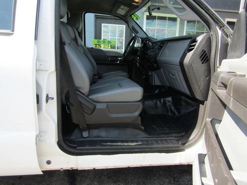 Used 2014 Ford F250 XL w/ Power Equipment Group image 12