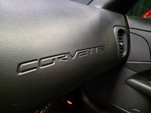 Used 2007 Chevrolet Corvette Coupe w/ Preferred Equipment Group RWD image 28