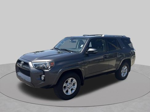 Used 2018 Toyota 4Runner SR5 Premium RWD image 2