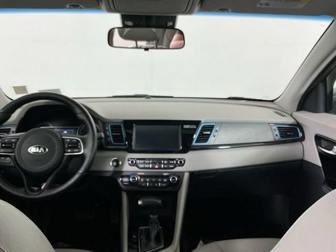 Used 2017 Kia Niro Touring w/ Advanced Technology Package FWD image 24