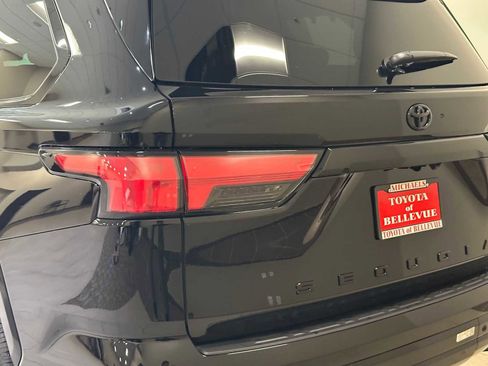 New 2026 Toyota Sequoia Platinum image 7
