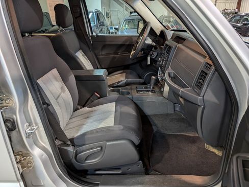 Used 2010 Jeep Liberty Sport w/ Popular Equipment Group image 28