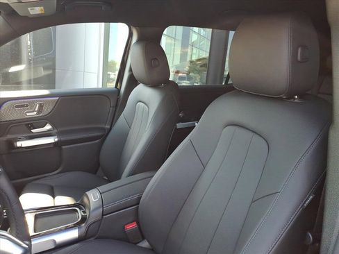 New 2025 Mercedes-Benz GLB 250 4MATIC image 14